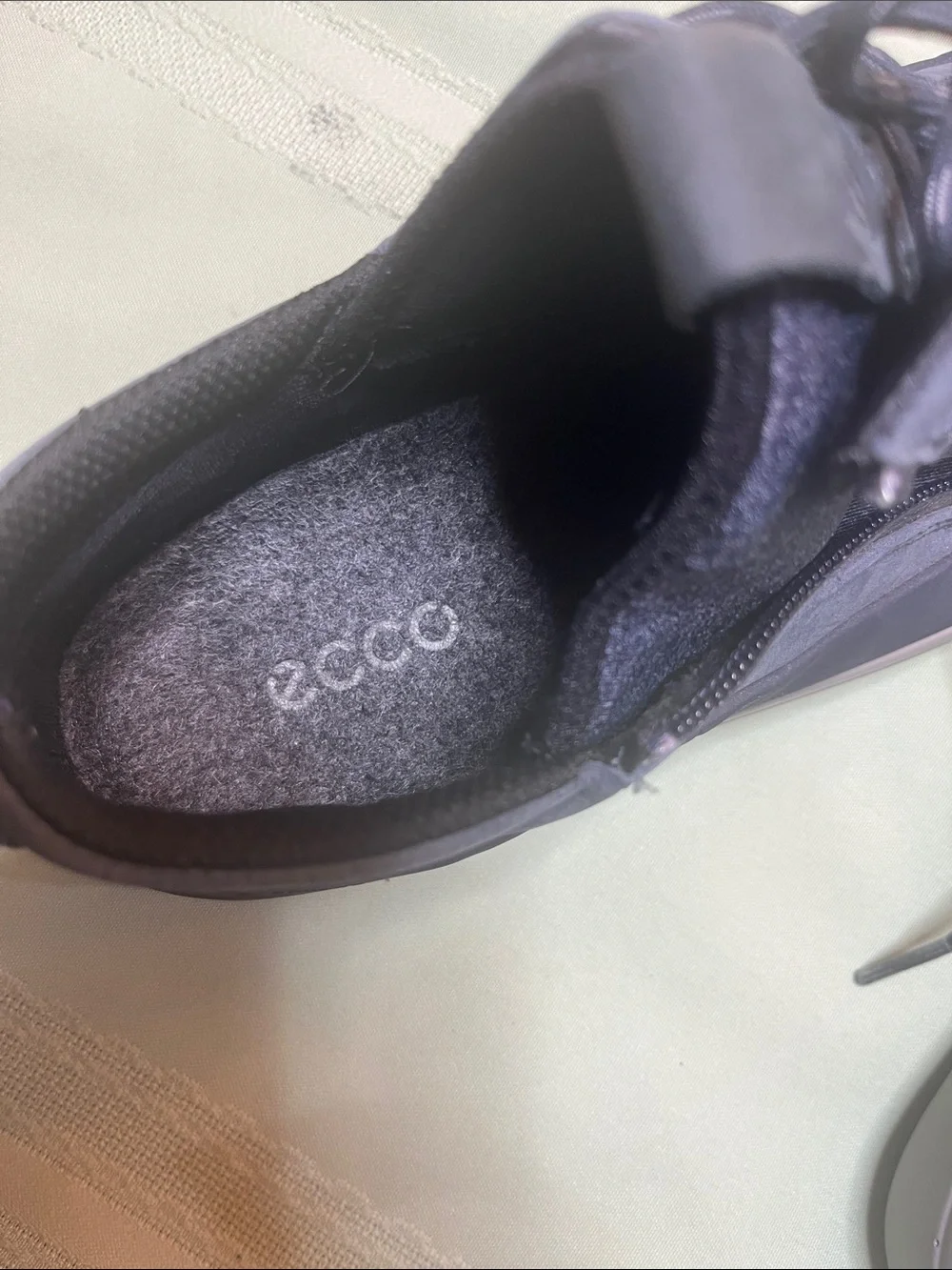 Ecco women’s Navy Lace-Up Casual Sneakers